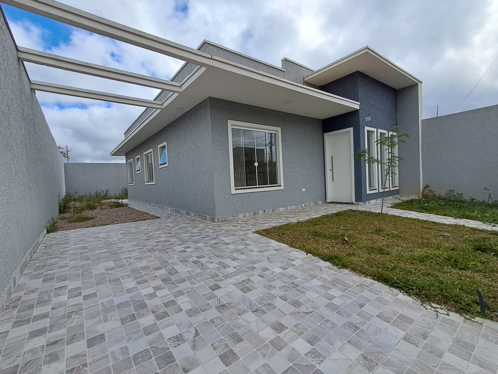 CASA - RUA HELENA KOLODY - VENEZA - FAZENDA RIO GRANDE